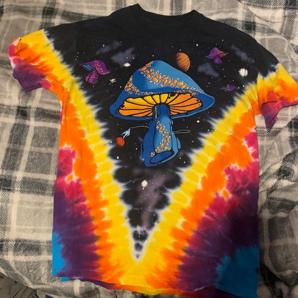 liquid blue mushroom tshirt